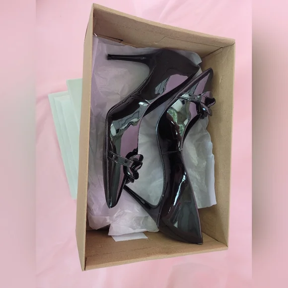 Steve Madden Black Chain Patent Leather Heels, size 8 - Picture 2 of 6